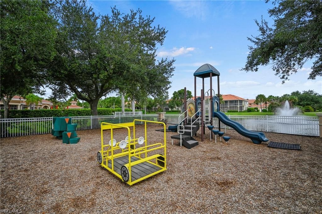 13921 Avon Park Cir, Unit 204, Fort Myers, FL 33912 Photo