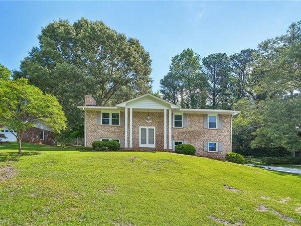 4308 Wellington Hills Lane , Snellville, GA 30039