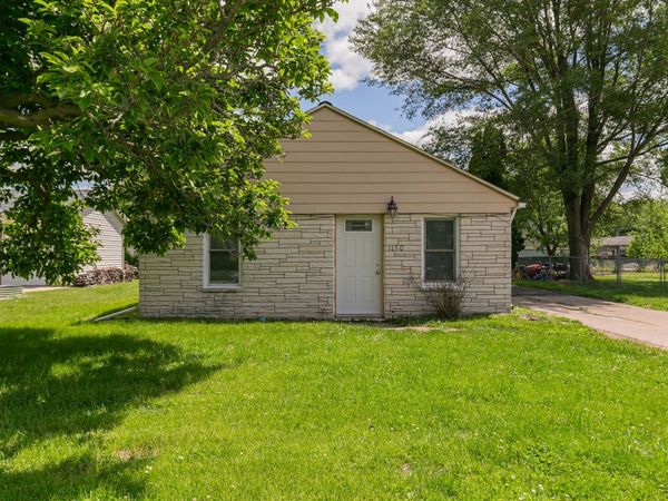 1150 48th Street , Moline, IL 61265
