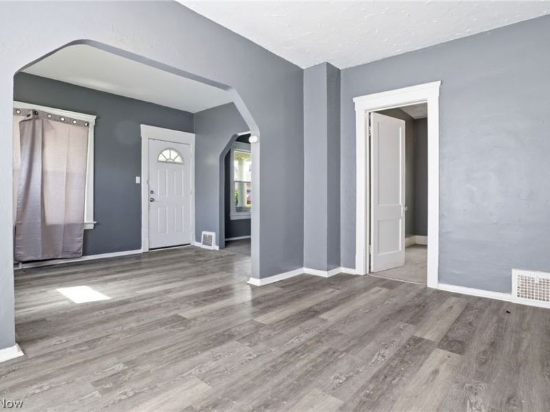 13913 Chapelside Avenue, Cleveland, OH 44120 Photo 4