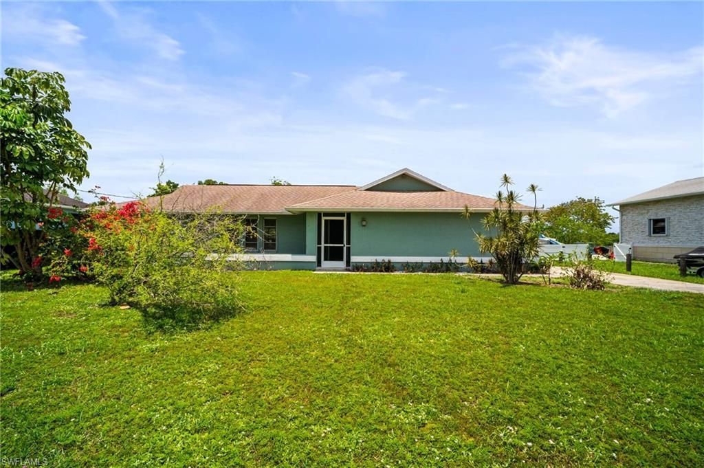 2001 Bahama Ave, Fort Myers, FL 33905 Photo