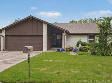 2525 S Hickory Avenue , Broken Arrow, OK 74012