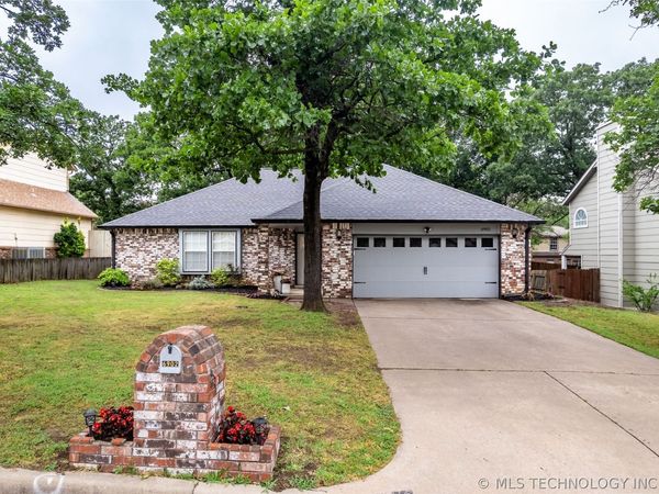 6902 Silver Oak Drive , Tulsa, OK 74107