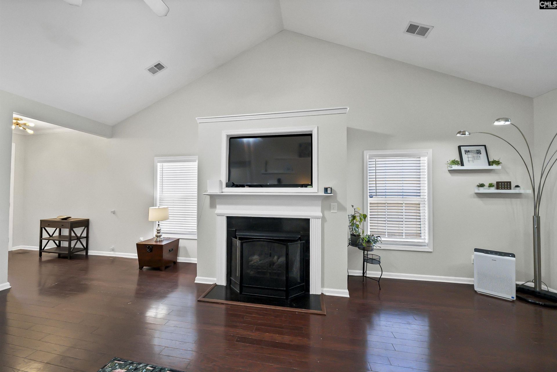 215 Ashburton Lane Photo 7