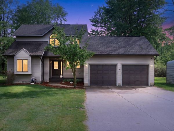 869 Beech Street, Lake Odessa, MI 48849