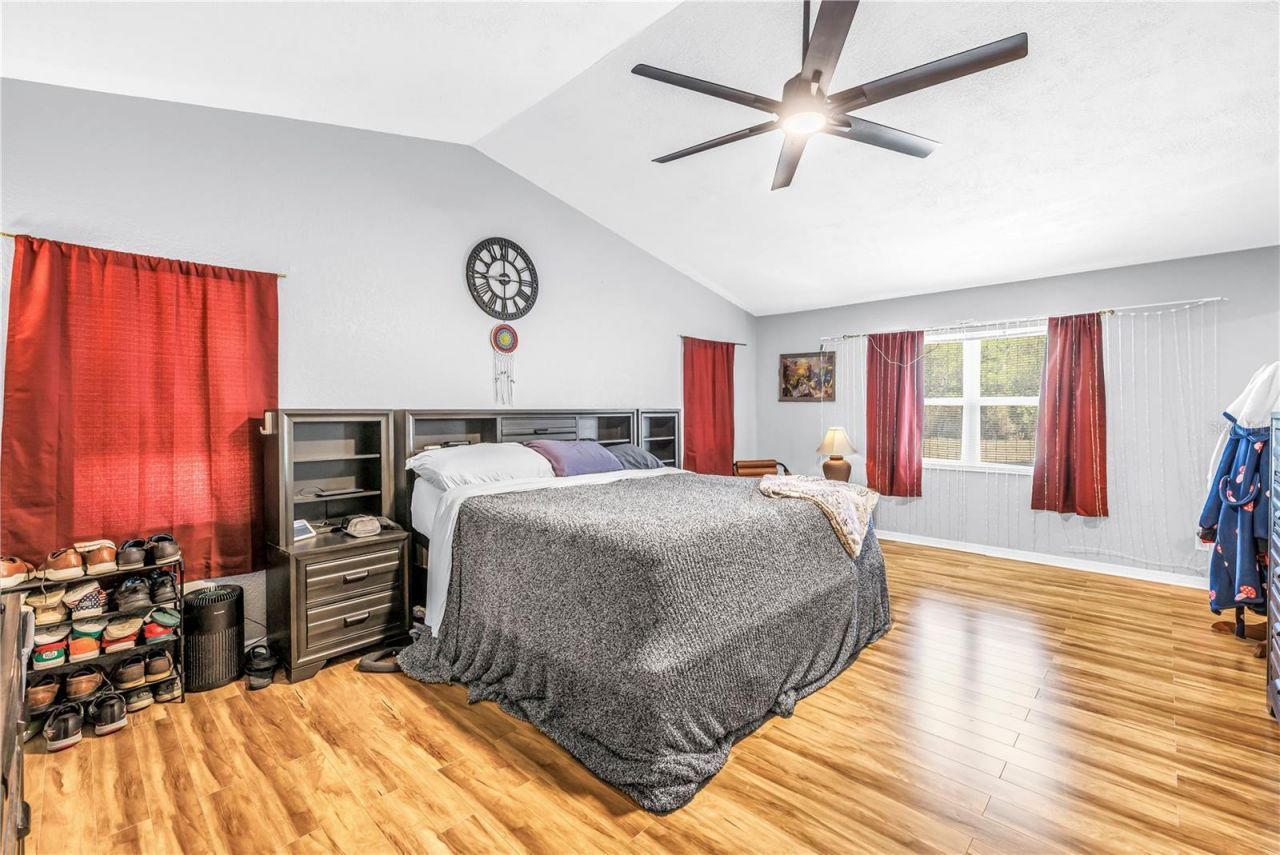 687 Jasmine Way S, Saint Petersburg, FL 33705 Photo