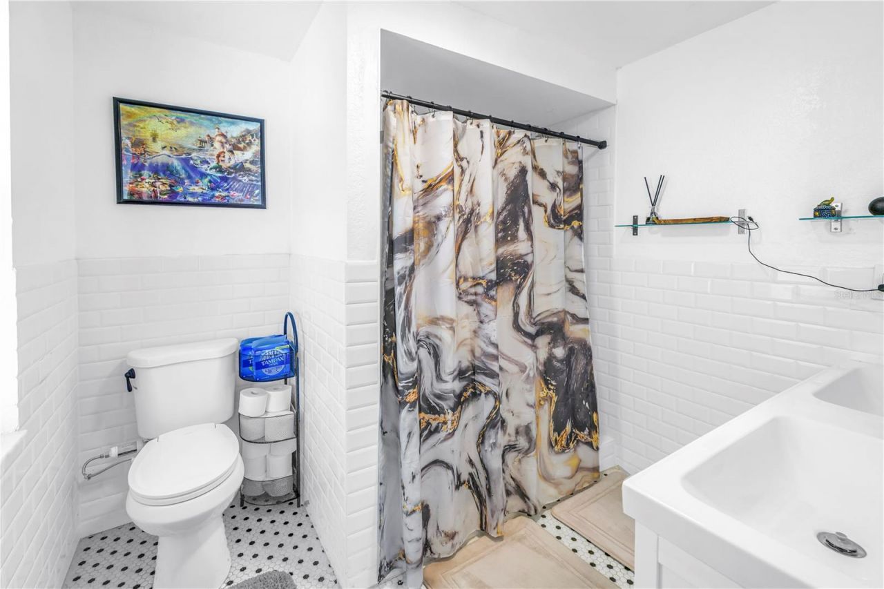 687 Jasmine Way S, Saint Petersburg, FL 33705 Photo