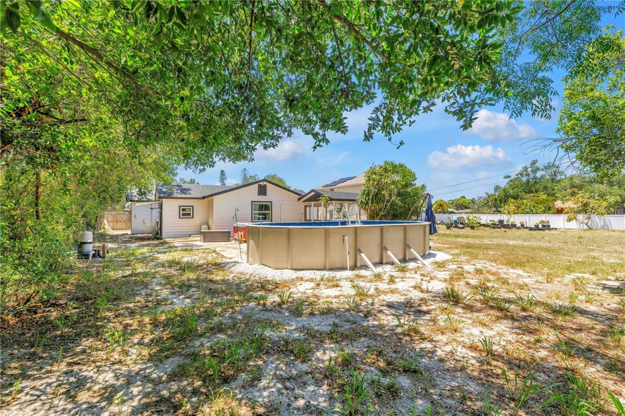 687 Jasmine Way S, Saint Petersburg, FL 33705 Photo