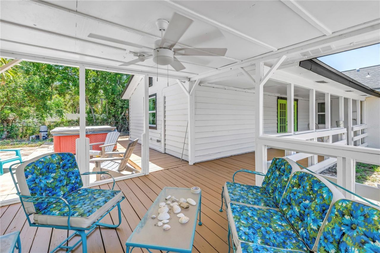 687 Jasmine Way S, Saint Petersburg, FL 33705 Photo