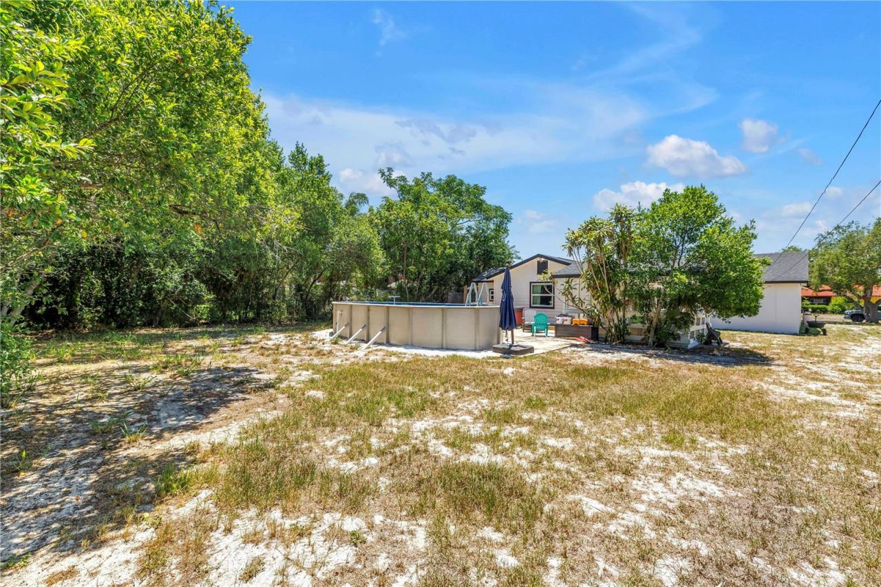 687 Jasmine Way S, Saint Petersburg, FL 33705 Photo