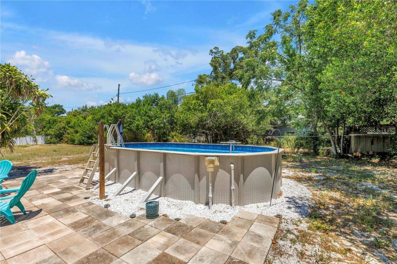 687 Jasmine Way S, Saint Petersburg, FL 33705 Photo
