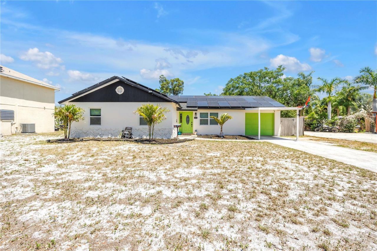 687 Jasmine Way S, Saint Petersburg, FL 33705 Photo