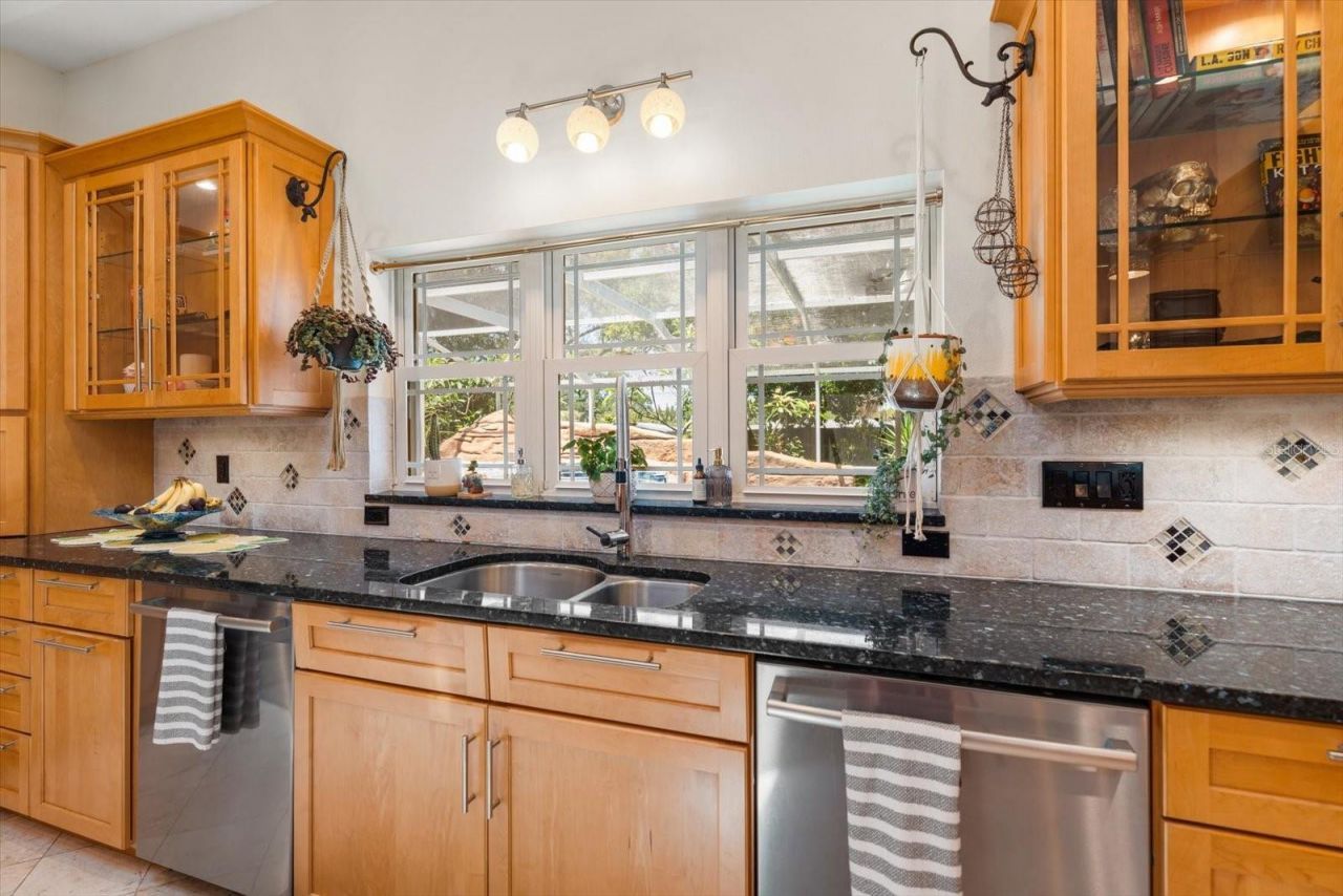 2400 Sherwood Lane , Clearwater, FL 33764 Photo
