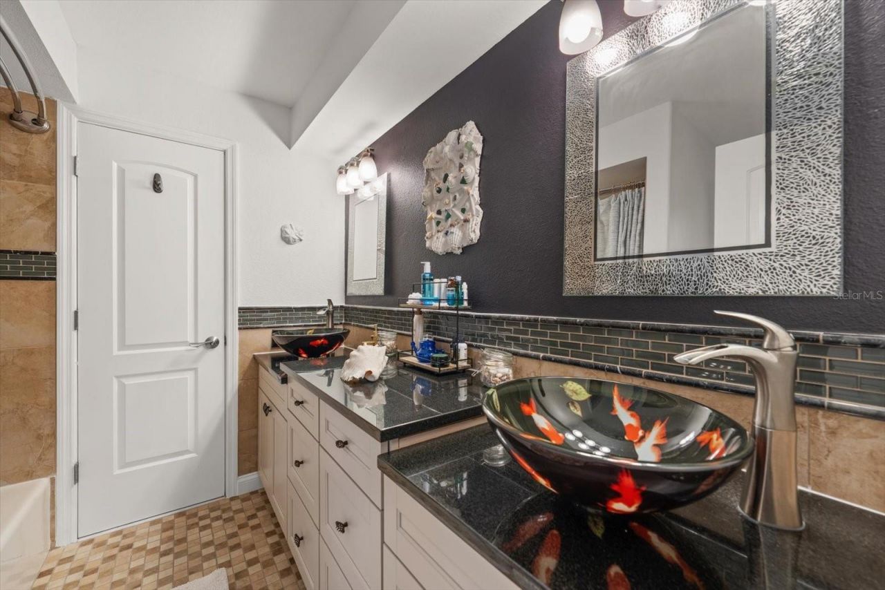 2400 Sherwood Lane , Clearwater, FL 33764 Photo