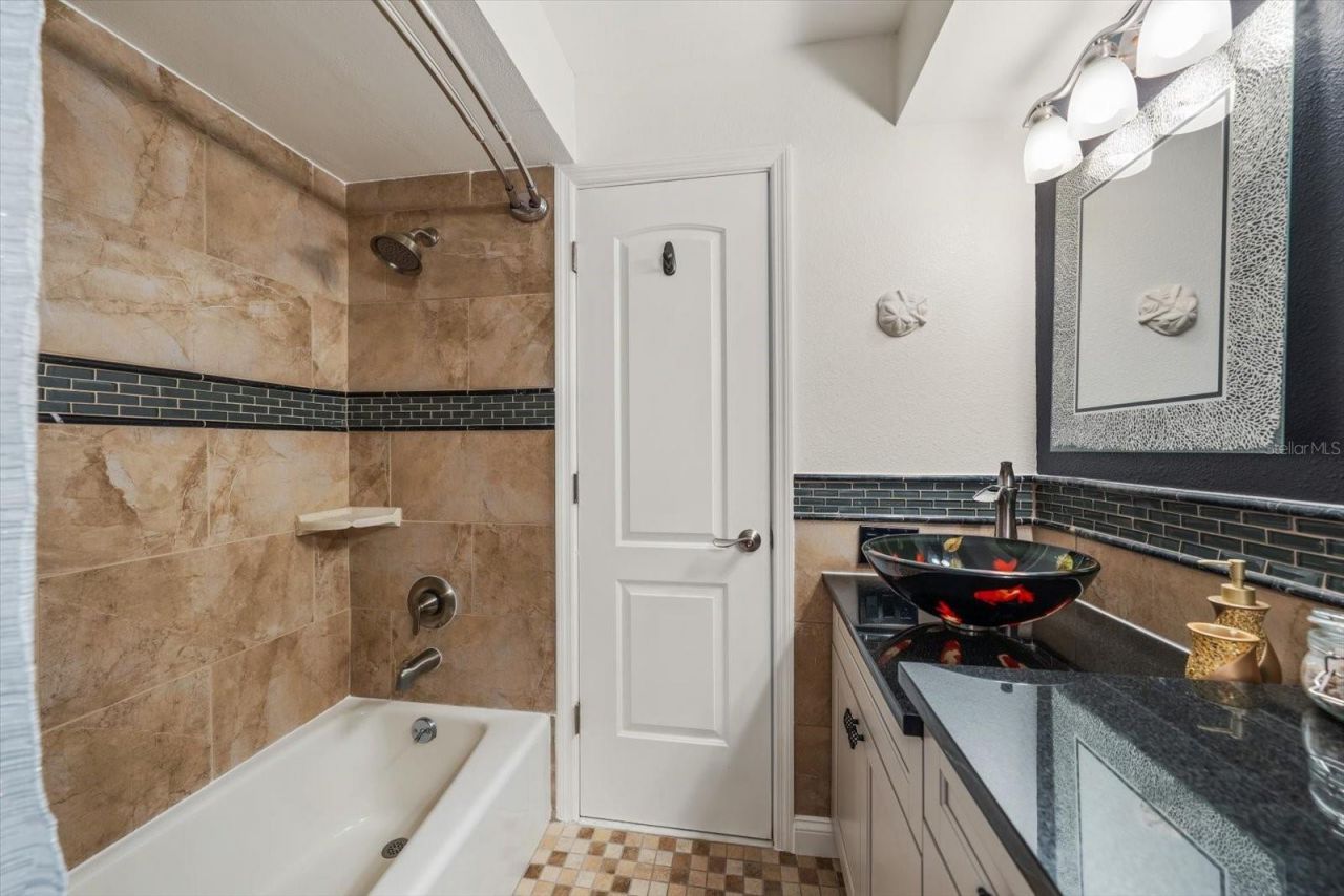 2400 Sherwood Lane , Clearwater, FL 33764 Photo