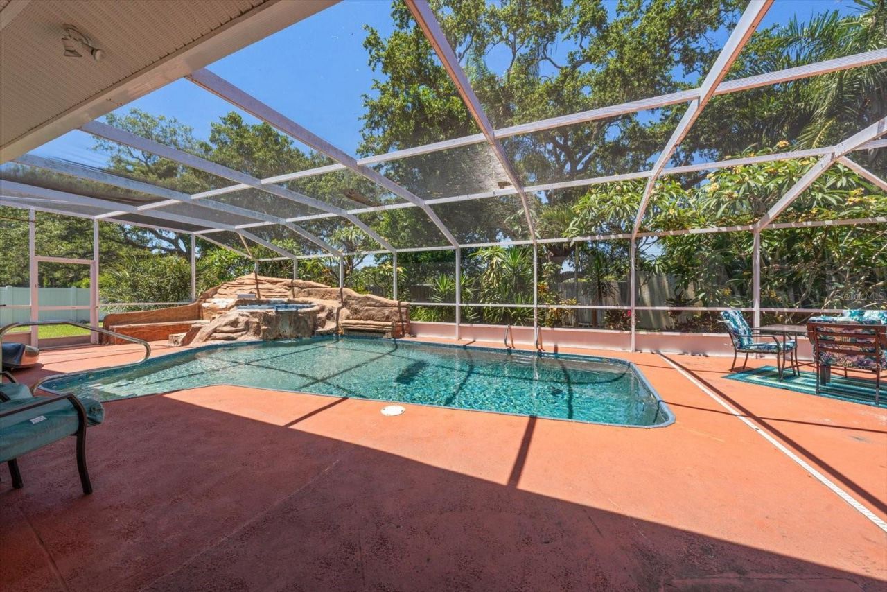 2400 Sherwood Lane , Clearwater, FL 33764 Photo