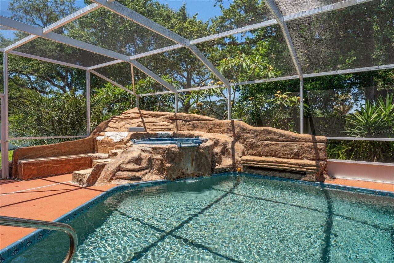 2400 Sherwood Lane , Clearwater, FL 33764 Photo