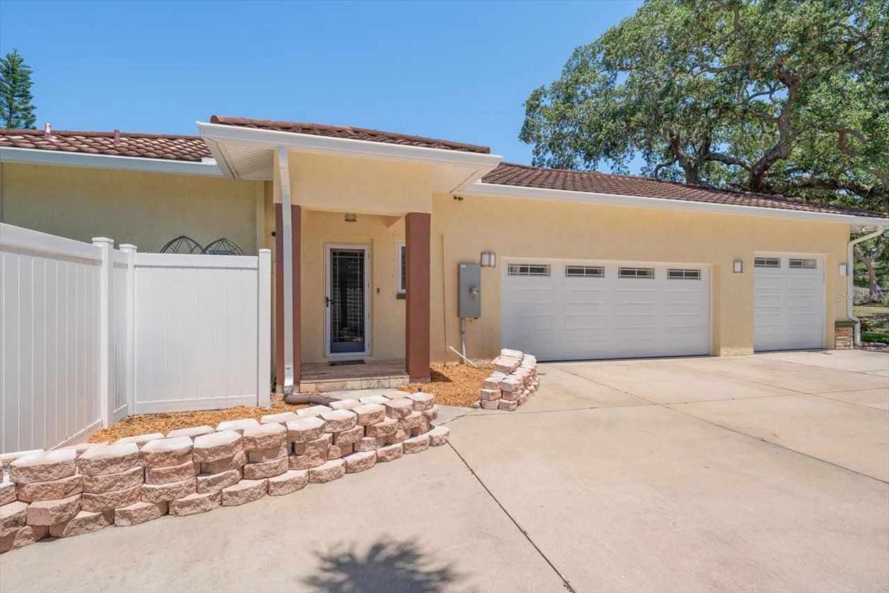 2400 Sherwood Lane , Clearwater, FL 33764 Photo