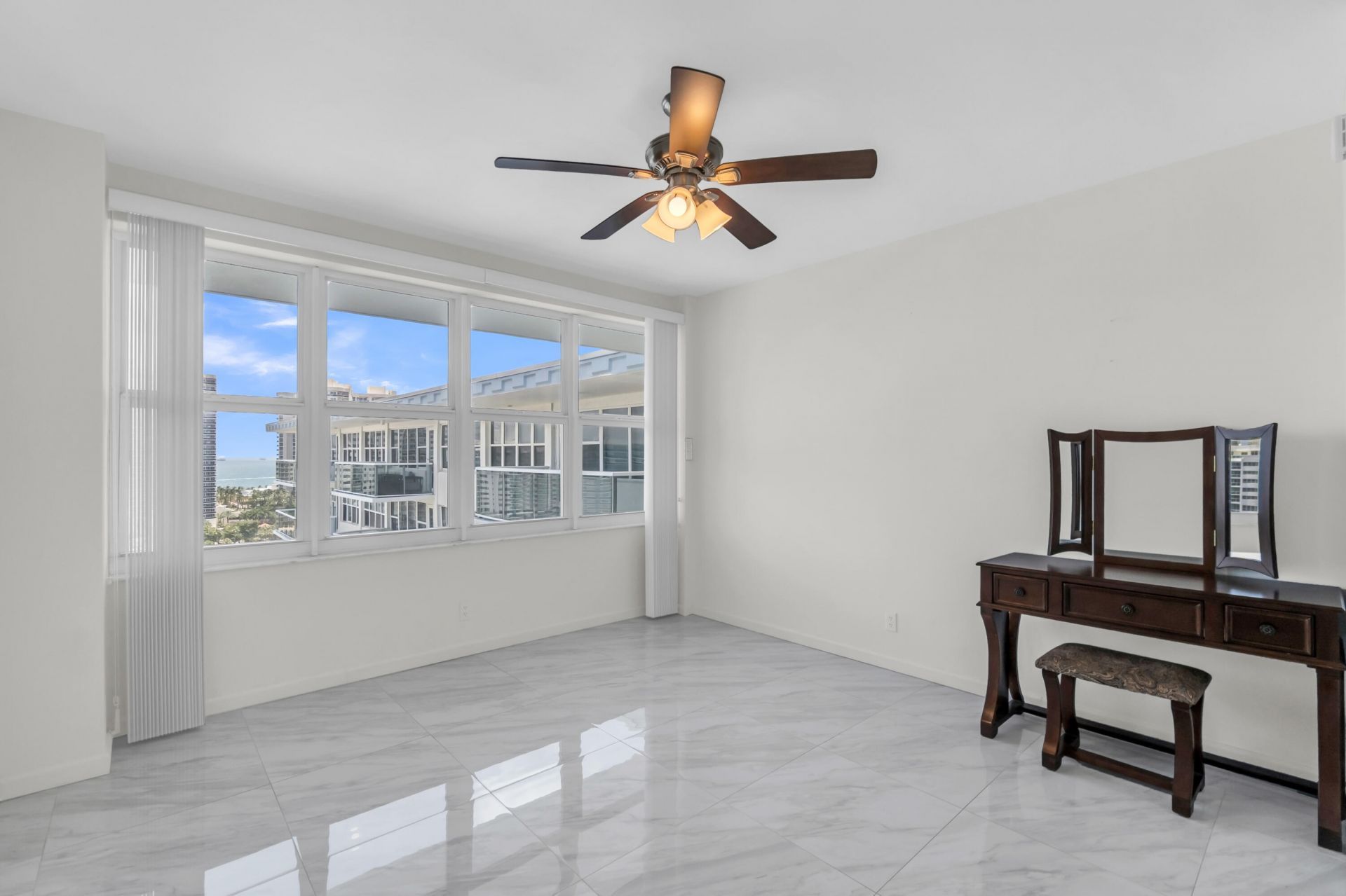3300 NE 36th Street, Unit 1711, Fort Lauderdale, FL 33308 Photo
