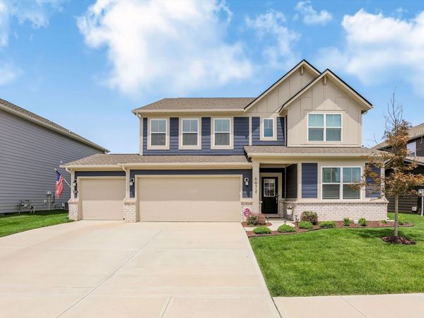 6672 Sugar Creek Lane, Whitestown, IN 46075