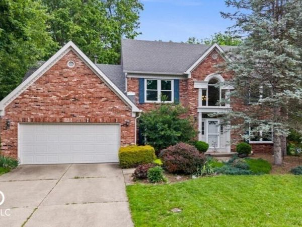 11734 Forest Park Lane , Carmel, IN 46033
