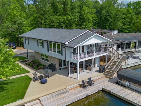 9082 W Tulip Drive , Columbus, IN 47201