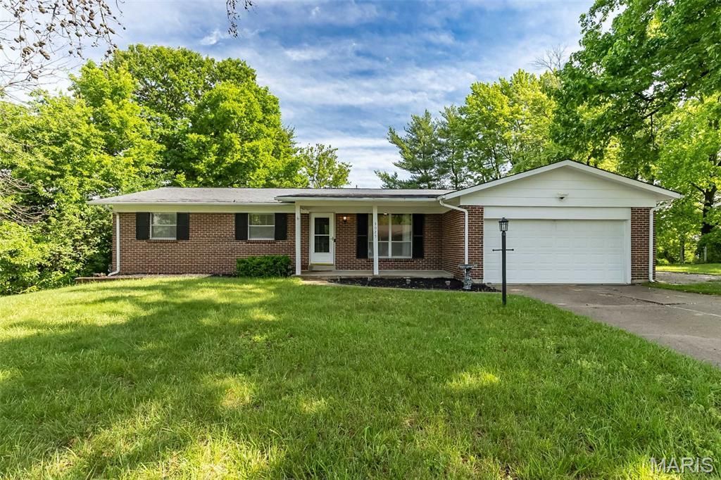 3025 Imperial Drive, Saint Peters, MO 63303 Main Photo
