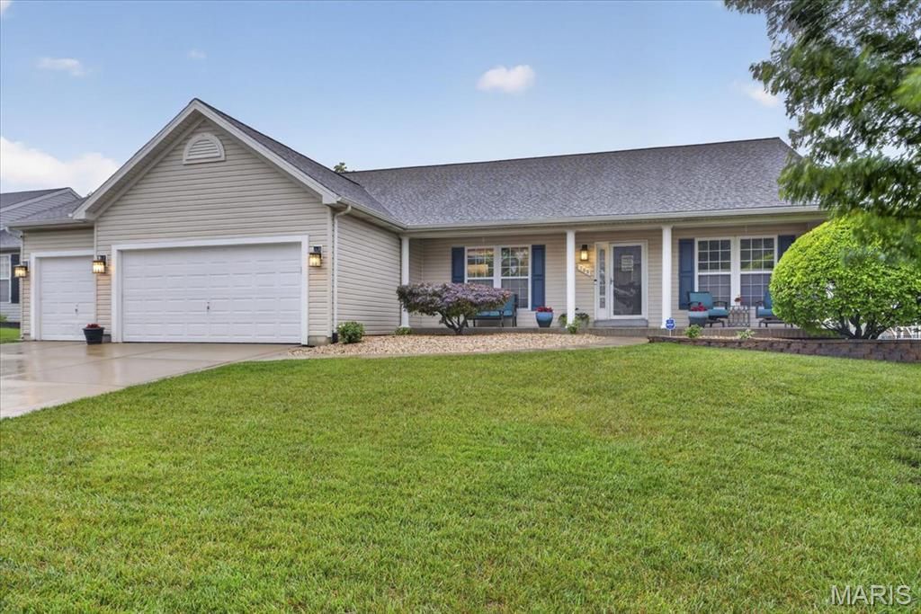 709 Brook Manor Court , Lake Saint Louis, MO 63367 Main Photo