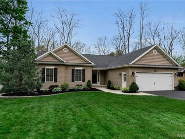 30 Nieman Drive, Orchard Park, NY 14127
