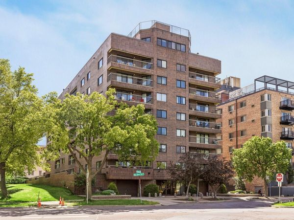 2885 Knox Avenue S, Unit 706, Minneapolis, MN 55408