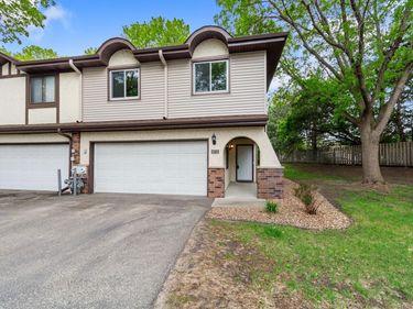 8773 Maplebrook Parkway N, Brooklyn Park, MN 55445