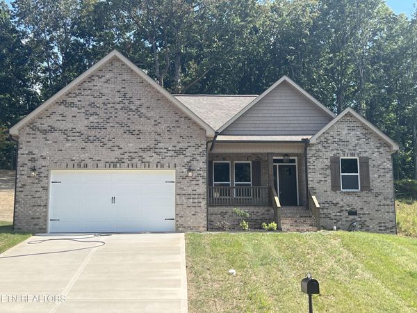 557 Carrington Blvd, Lenoir City, TN 37771