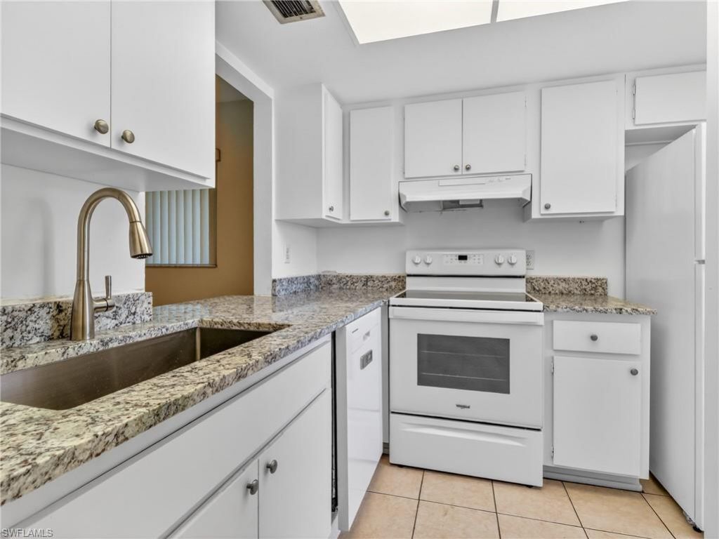 2141 SE 15th Pl , Unit 110, Cape Coral, FL 33990 Photo