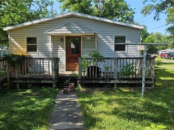 1002 E 13th Street, Pittsburg, KS 66762