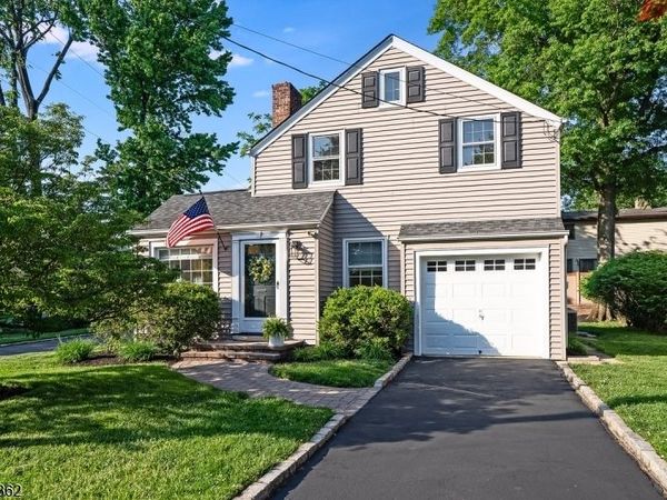21 Doris Pkwy, Westfield, NJ 07090