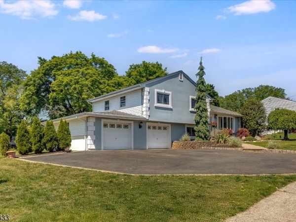 11 Allen Dr, Wayne, NJ 07470