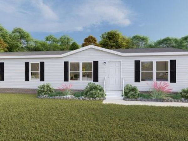 915 W Leatherwood Road, Toccoa, GA 30577
