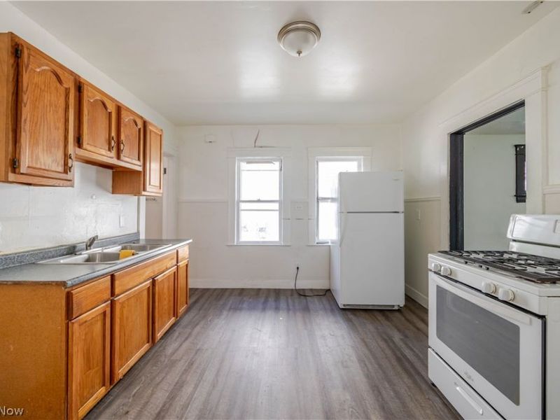 12322 Imperial Avenue, Cleveland, OH 44120 Photo 14