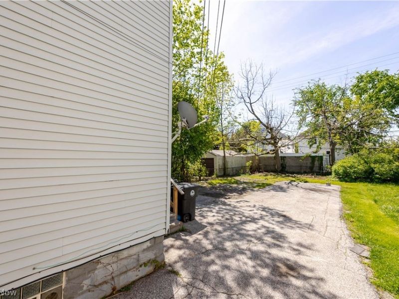 12322 Imperial Avenue, Cleveland, OH 44120 Photo 27