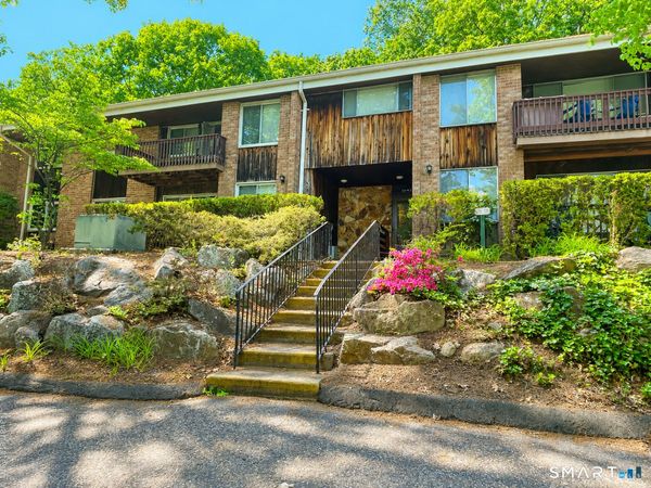 200 Woodmont , Unit 127, Bridgeport, CT 06606