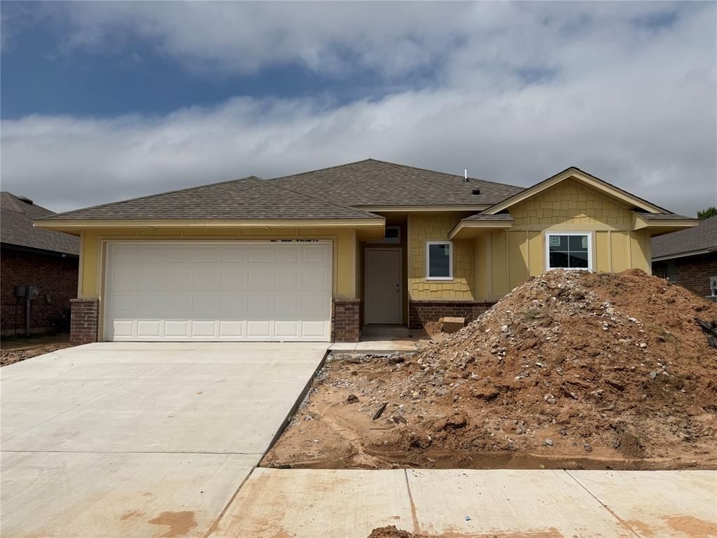 1005 Redwood Creek Drive, Yukon, OK 73099 Main Photo