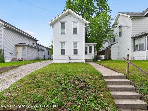 513 N Waterloo Avenue, Jackson, MI 49201