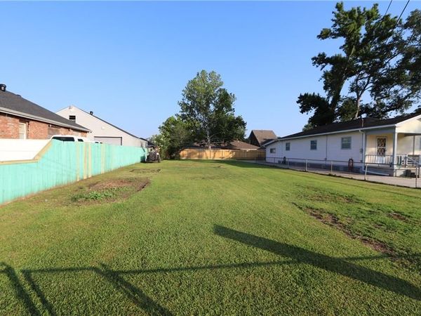 TULLULAH Avenue , River Ridge, LA 70123