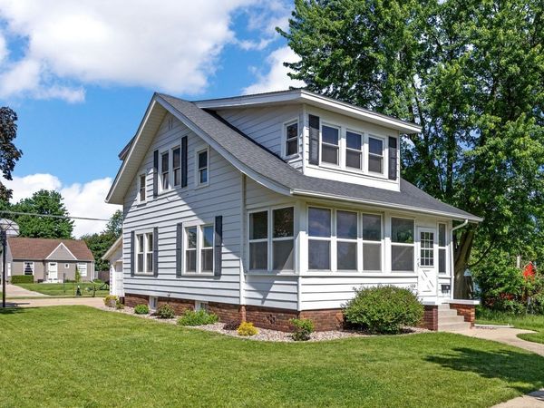 1100 English Boulevard, Marion, IA 52302