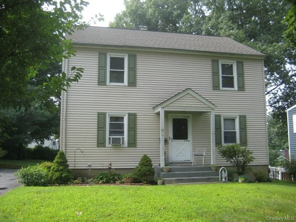 30 W George Avenue, Pearl River, NY 10965