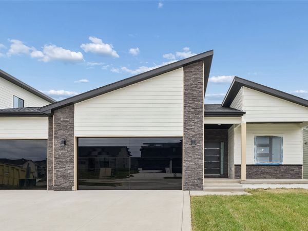 4661 177th Street, Urbandale, IA 50323