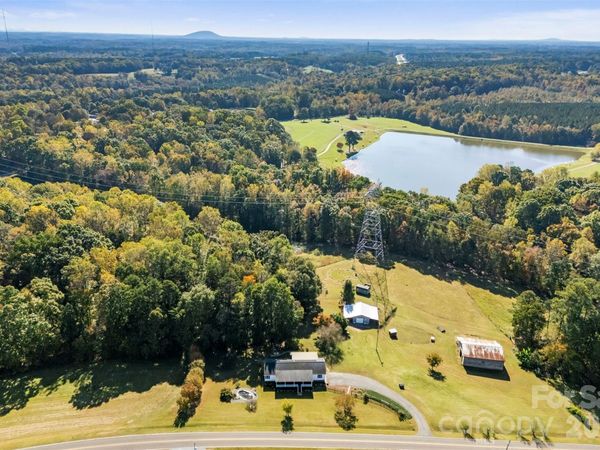 320 Huffstetler Lake Road, Dallas, NC 28034