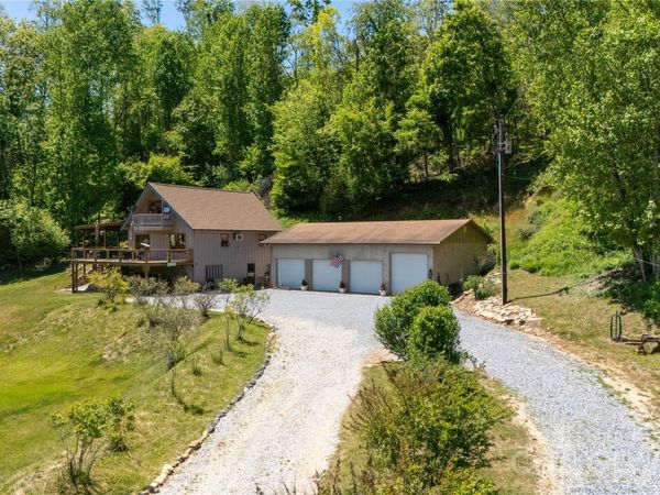 93 Franklin Crest Road , Spruce Pine, NC 28777