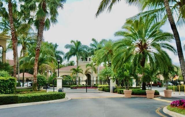 4930 Bonsai Circle, Unit 208, Palm Beach Gardens, FL 33418 Photo
