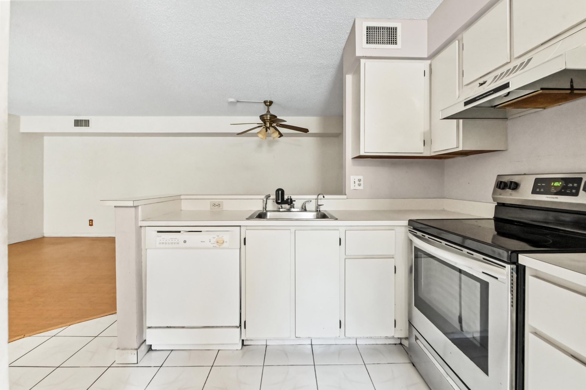 6586 Southurst Terrace, Unit 103, Delray Beach, FL 33446 Photo